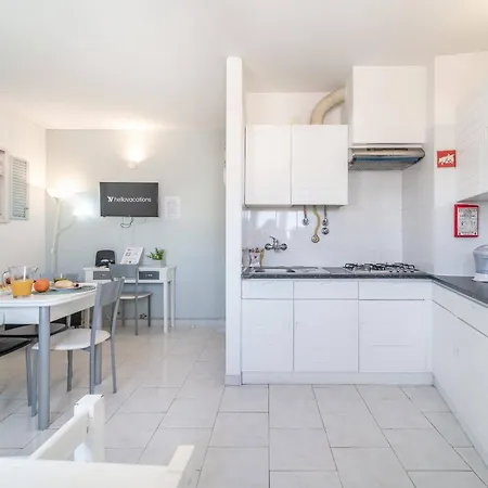 Lena's House By Hellovacations Apartment
